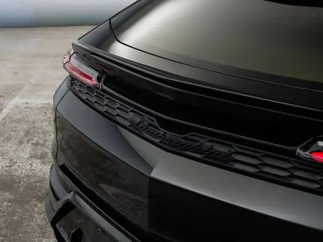 Lamborghini Urus view 14
