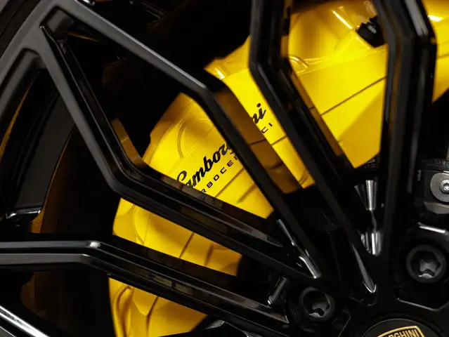 Lamborghini Urus view 13
