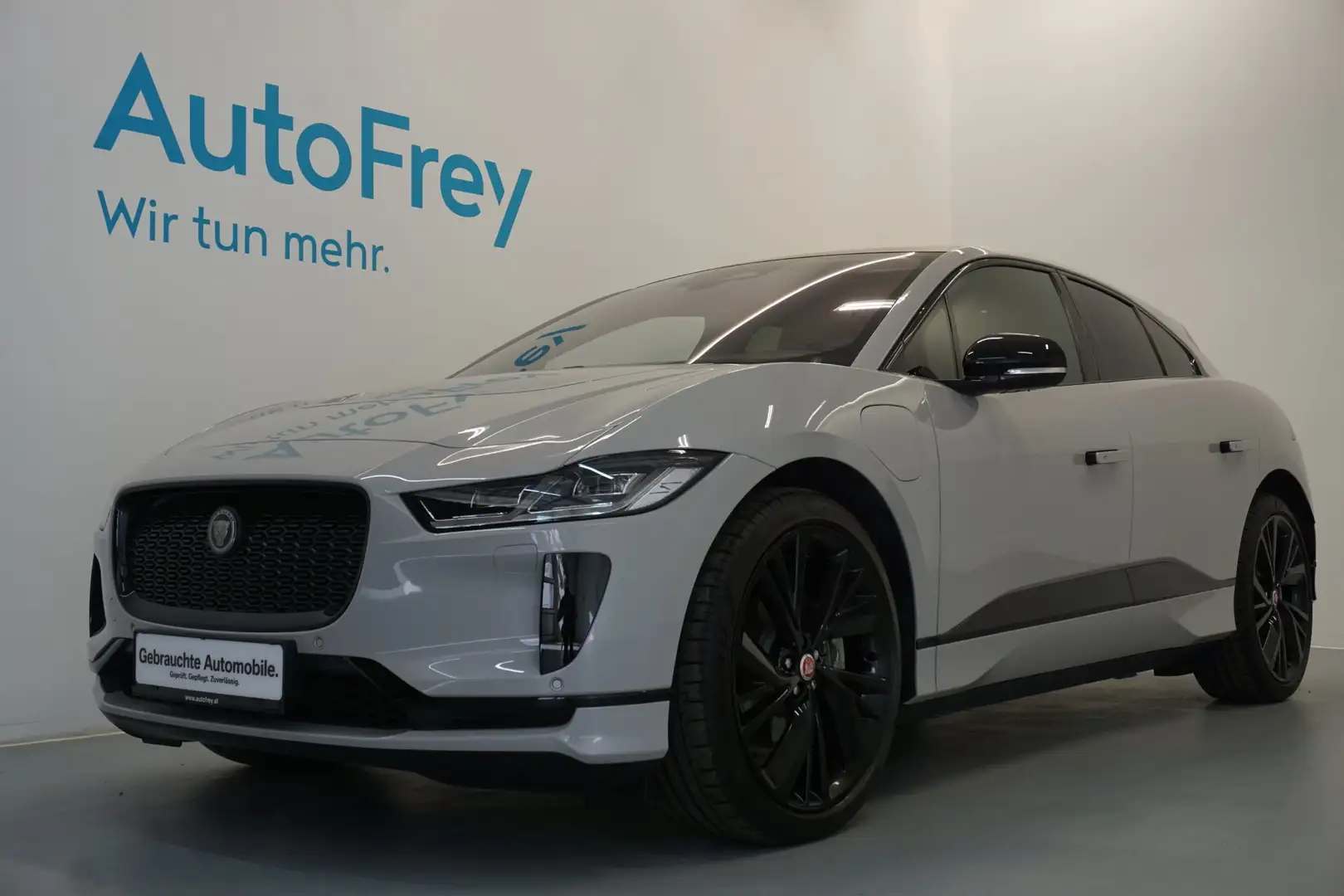 Jaguar I-Pace I-Pace SE EV400 90kWh AWD Šedá - 1