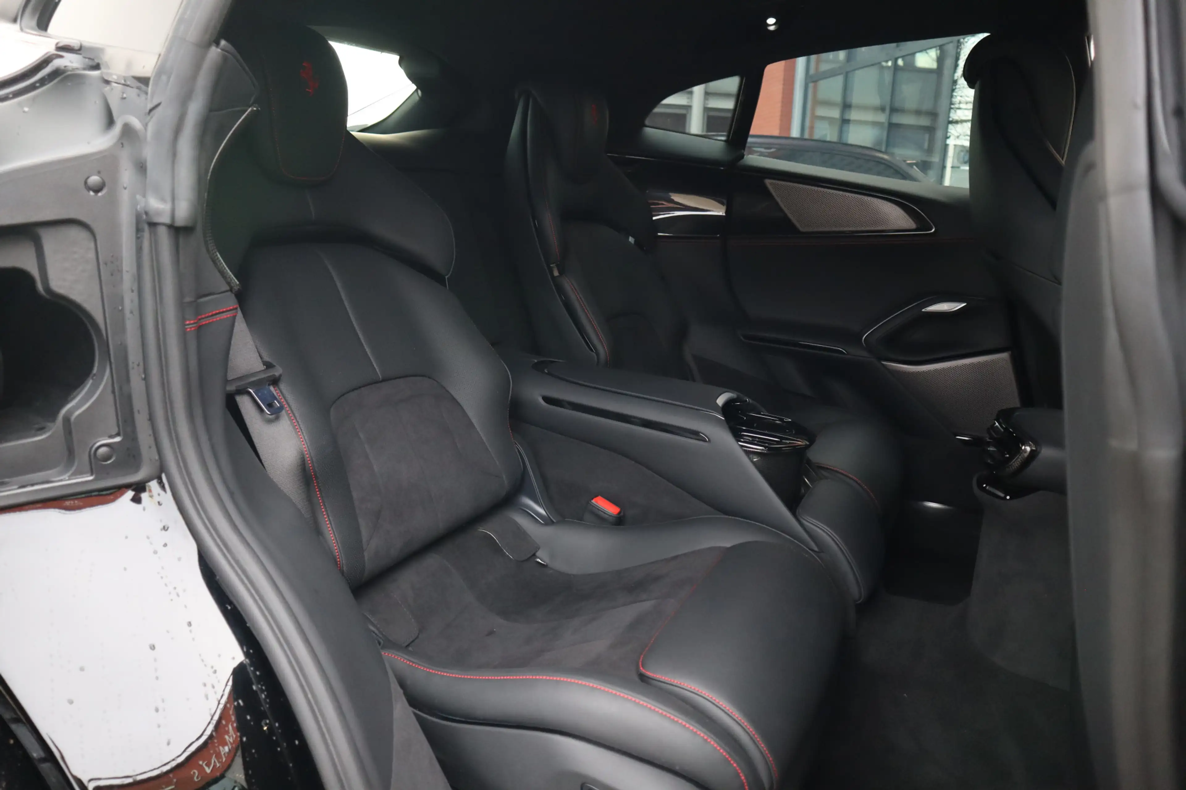 Ferrari Purosangue 6.5 V12 | NOVITEC, Carbon in/ext., Lift, Passenger — photo 19