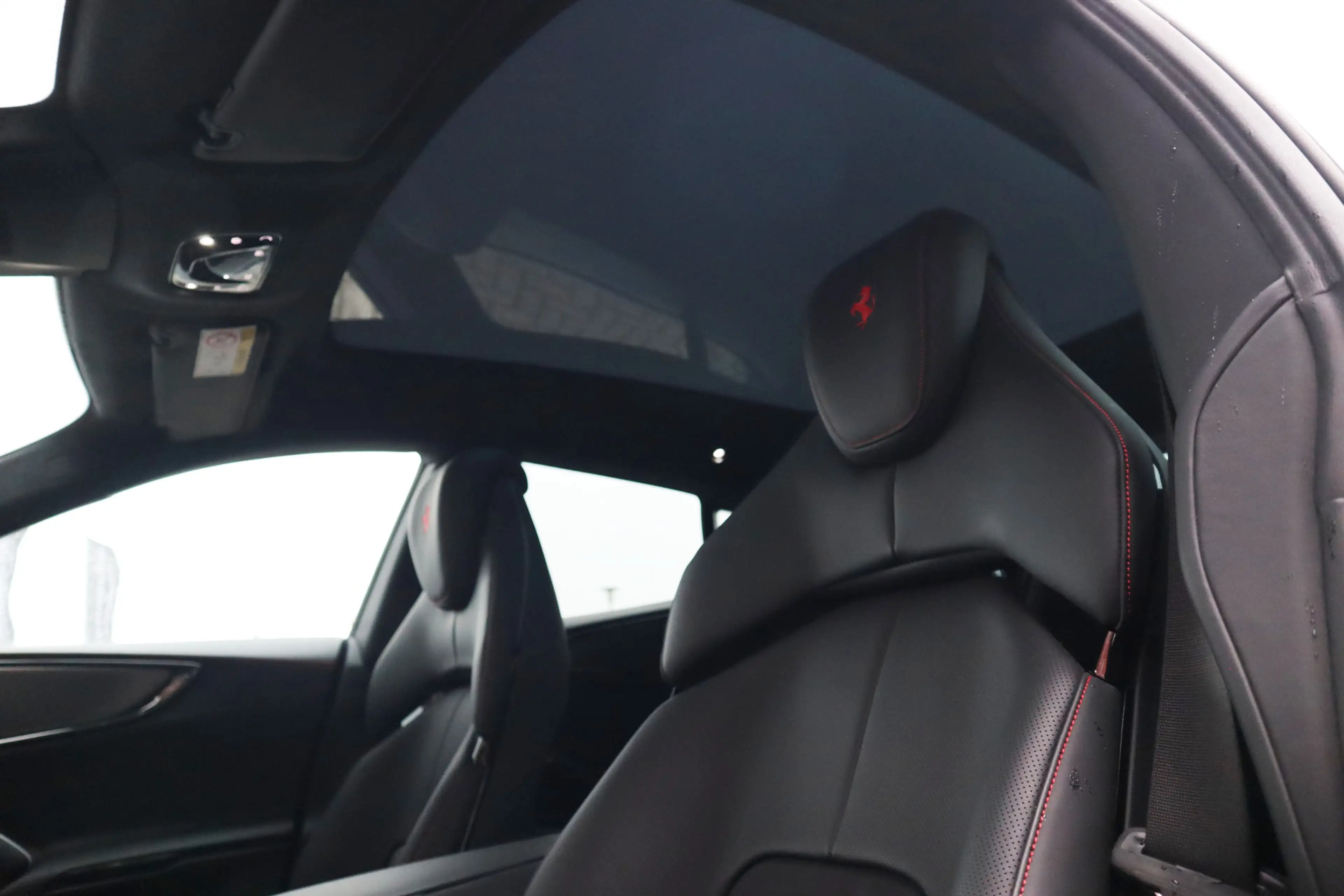 Ferrari Purosangue 6.5 V12 | NOVITEC, Carbon in/ext., Lift, Passenger — photo 22