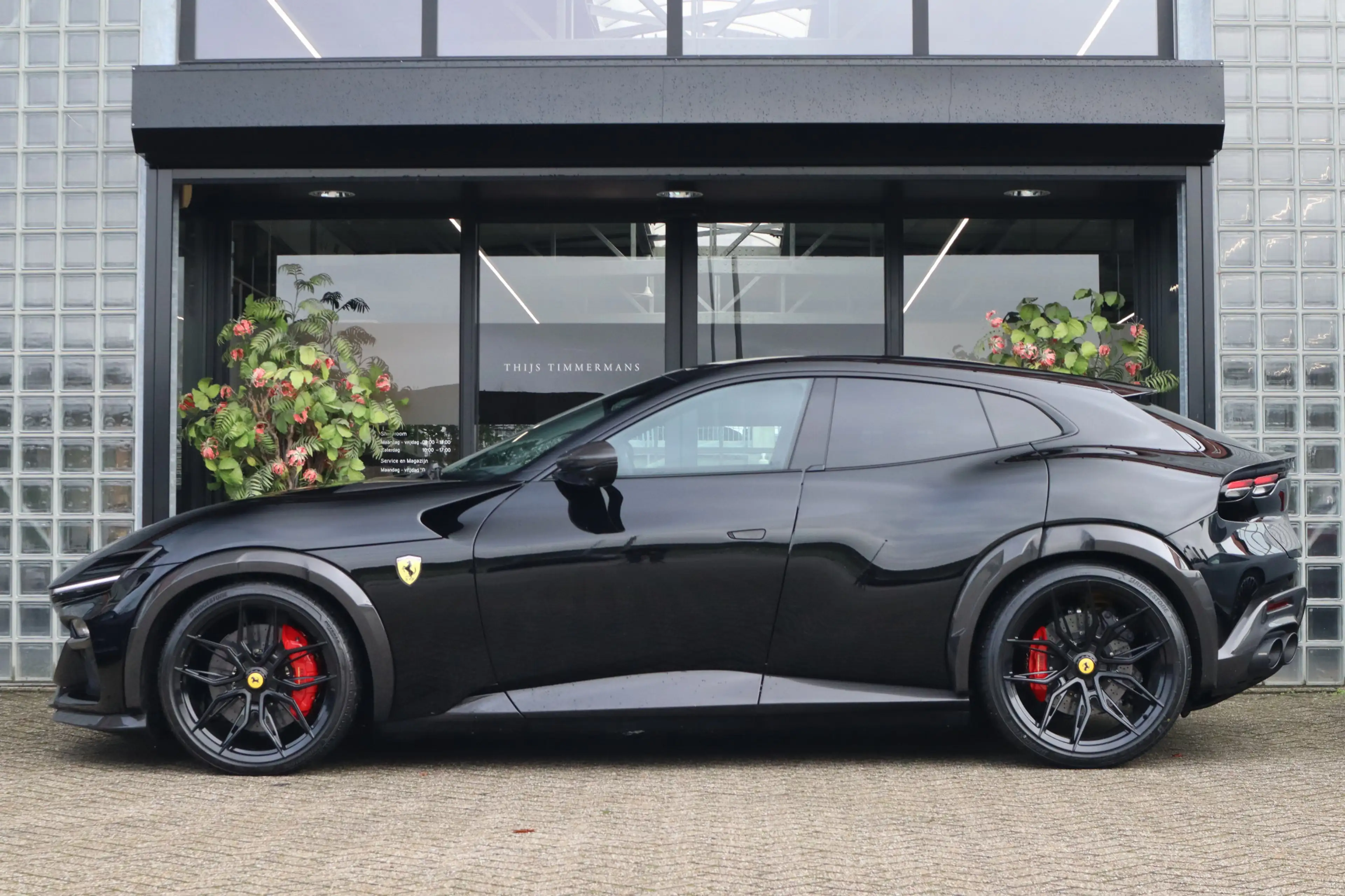 Ferrari Purosangue 6.5 V12 | NOVITEC, Carbon in/ext., Lift, Passenger — photo 3