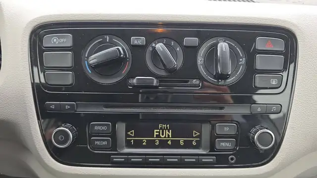 Volkswagen up! view 13