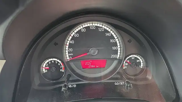 Volkswagen up! view 12