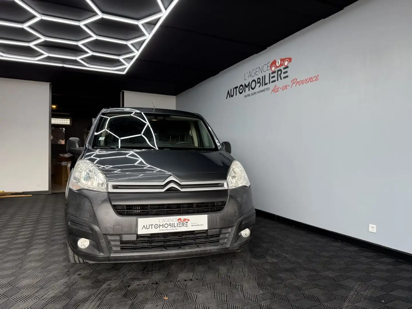 Citroen Berlingo L1 – 1.6 BlueHDi 120 ch – Utilitaire Grau - 2