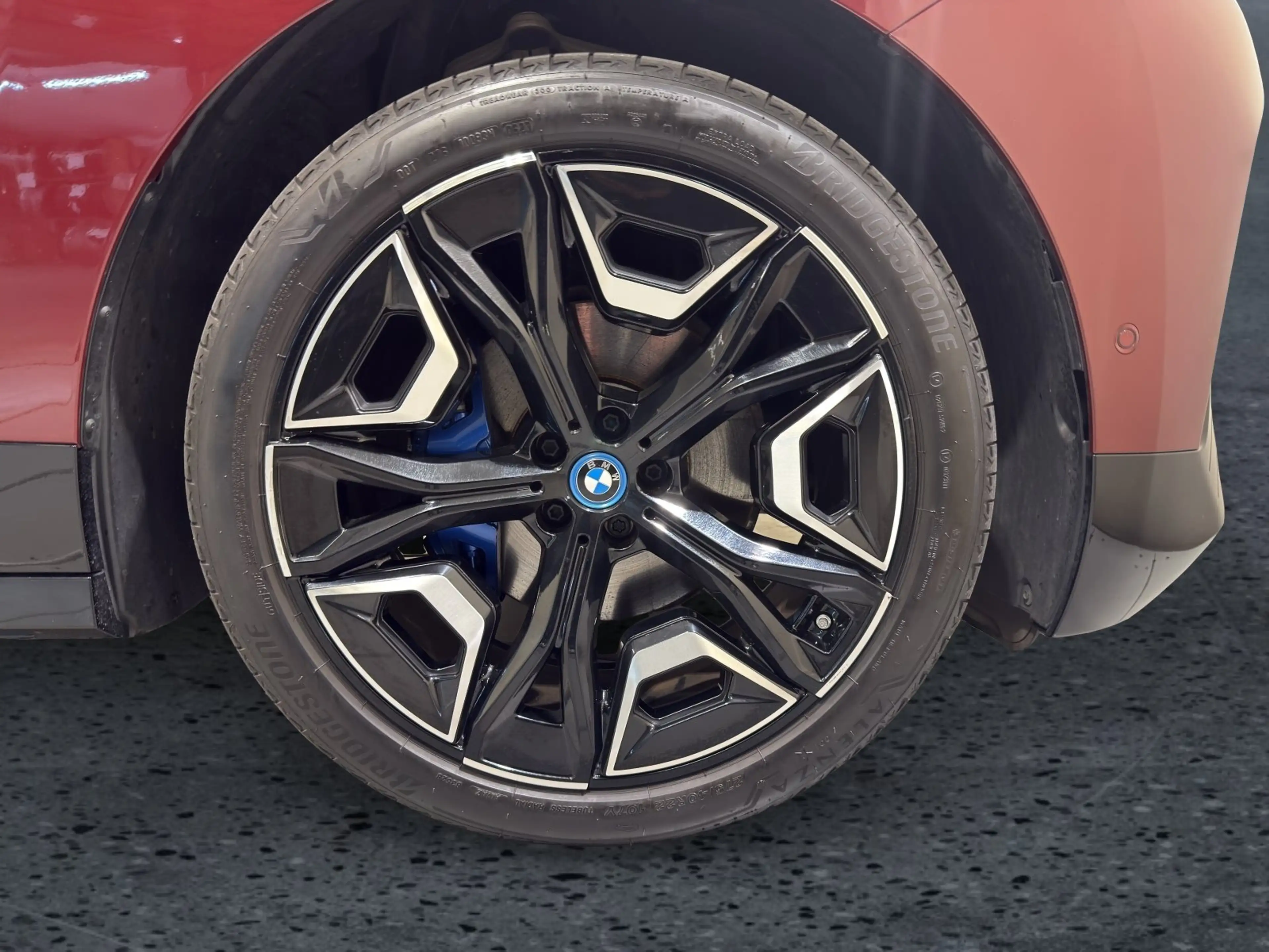 BMW iX xDrive40 Sportpaket ACC 360 HUD HK Pano Laser — photo 8