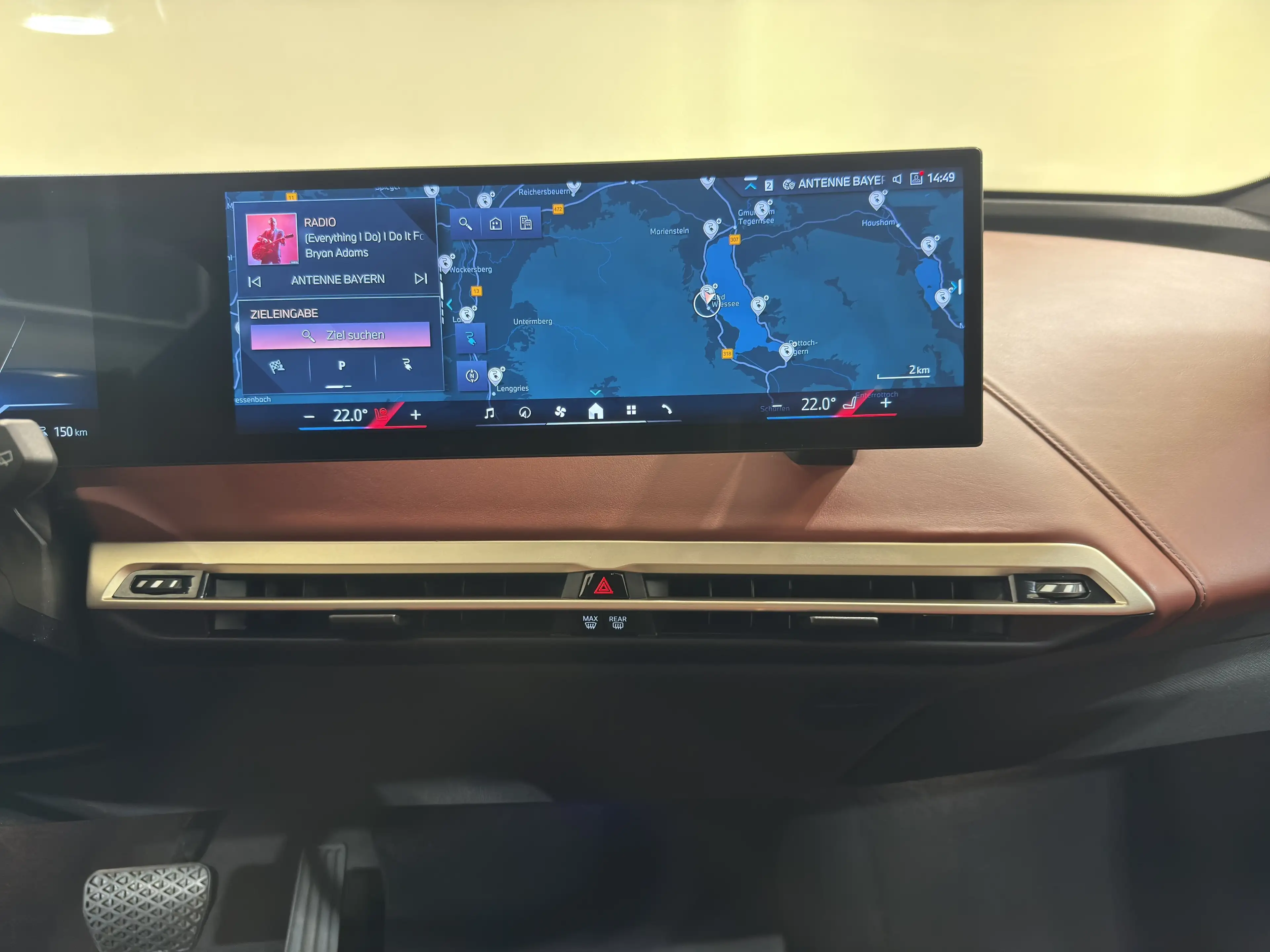 BMW iX xDrive40 Sportpaket ACC 360 HUD HK Pano Laser — photo 13