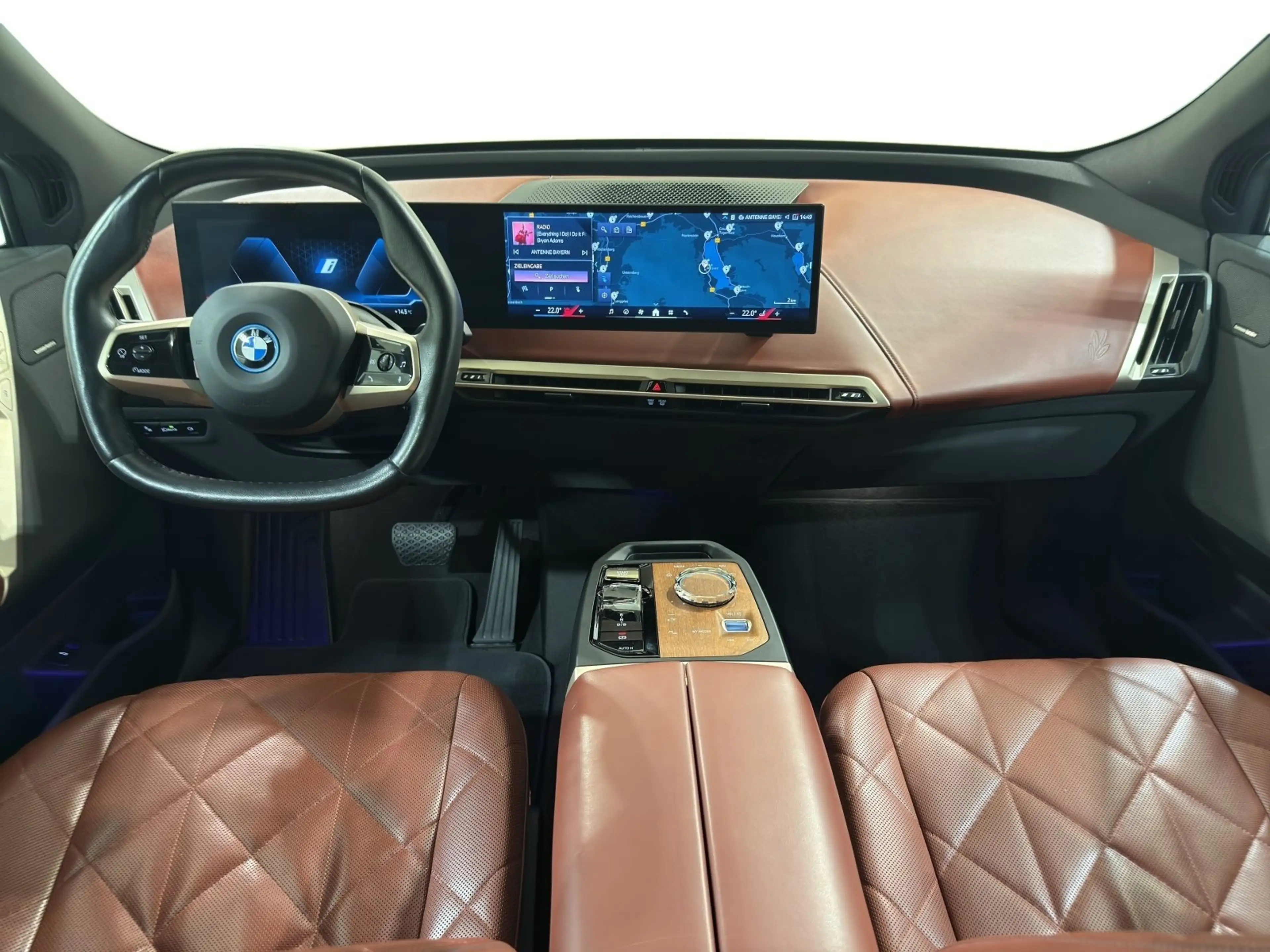 BMW iX xDrive40 Sportpaket ACC 360 HUD HK Pano Laser — photo 11