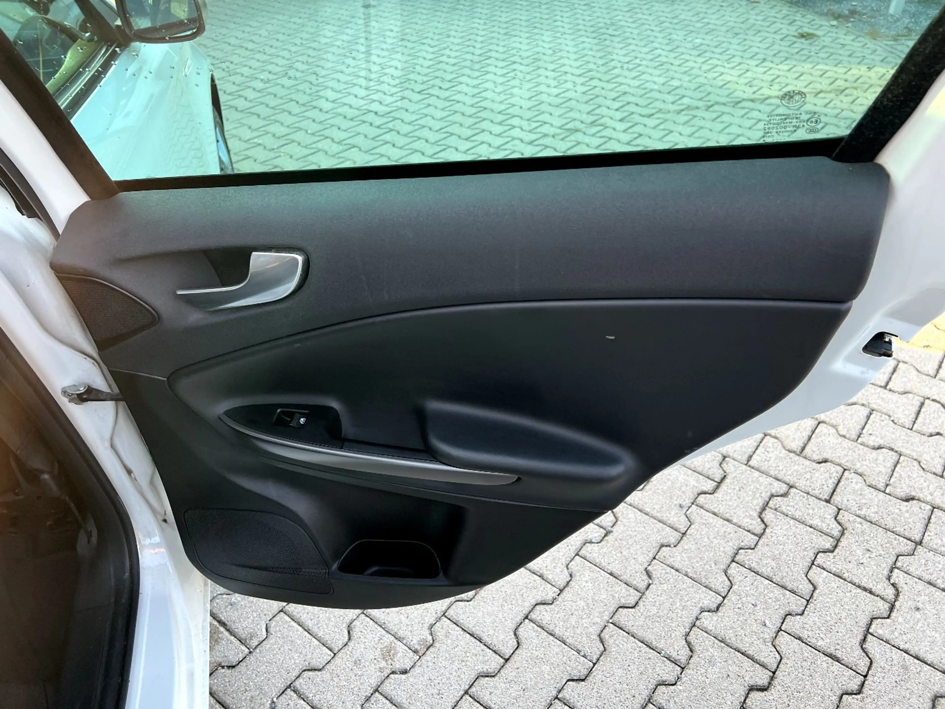 Alfa Romeo Giulietta 1.4 TB 16V *Klimaanlage Alufelgen PDC* — photo 14