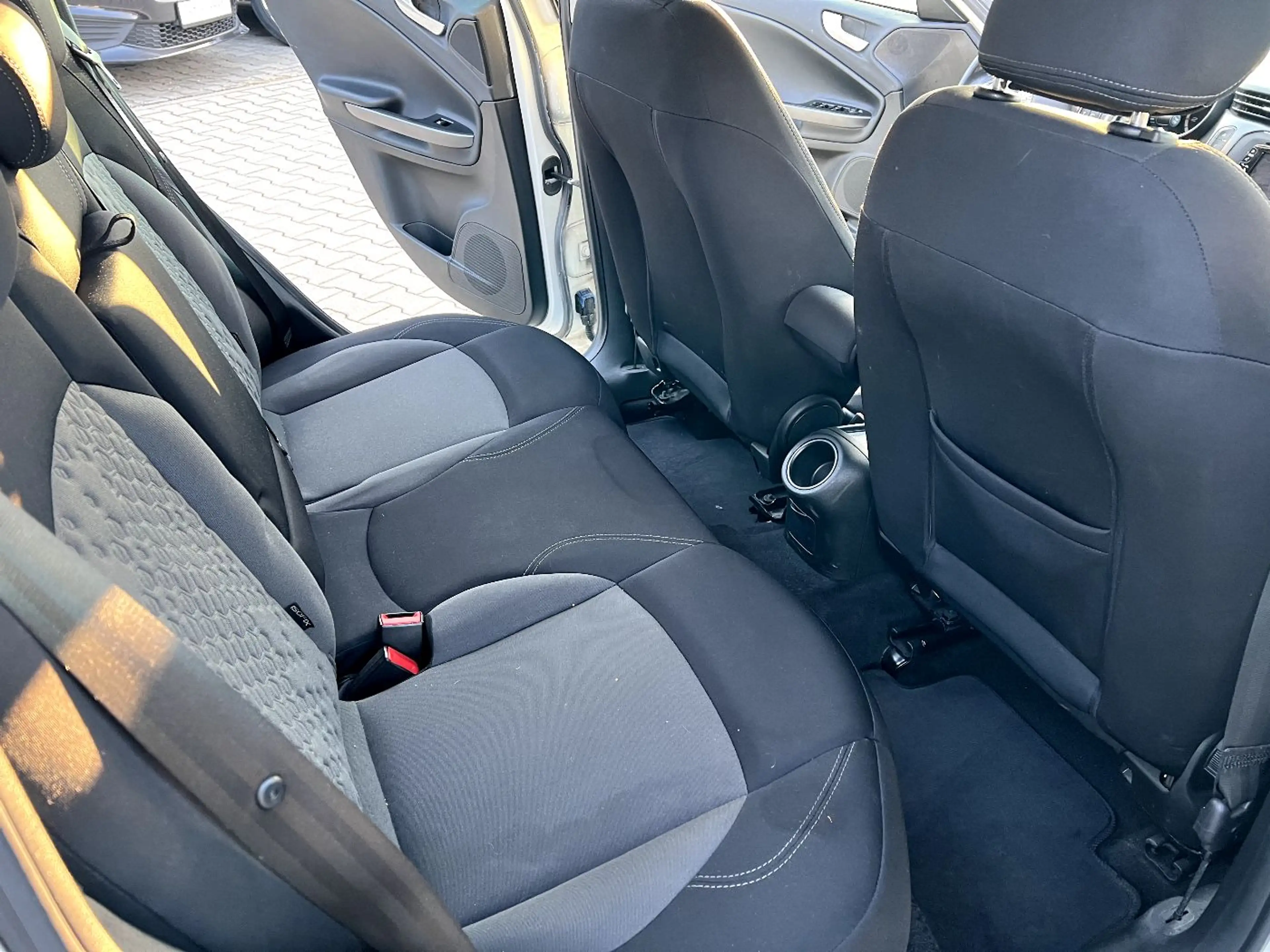 Alfa Romeo Giulietta 1.4 TB 16V *Klimaanlage Alufelgen PDC* — photo 15