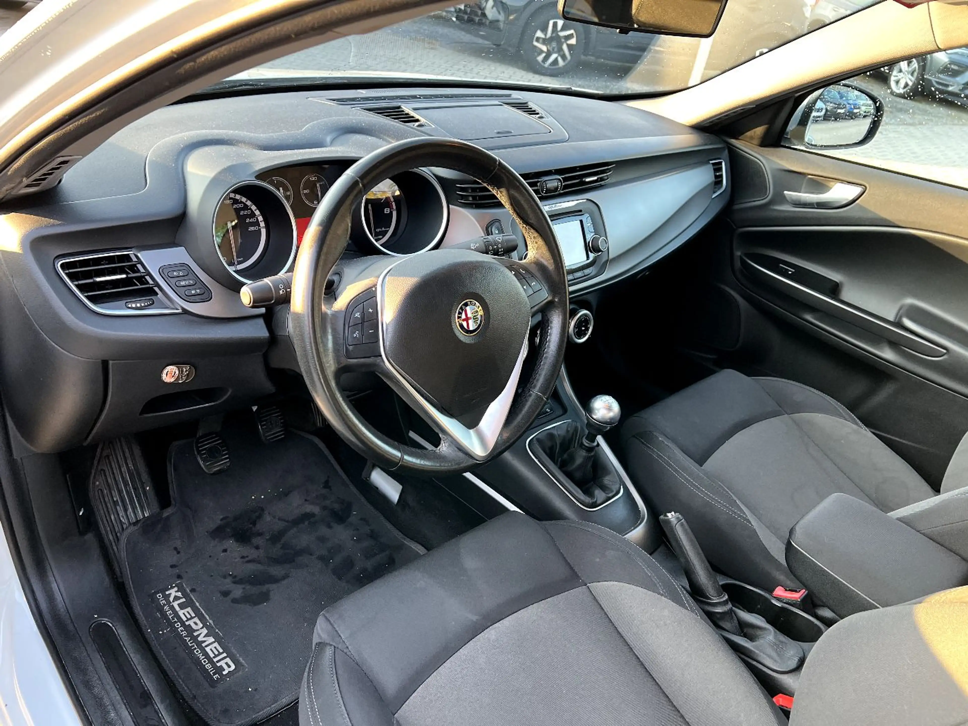 Alfa Romeo Giulietta 1.4 TB 16V *Klimaanlage Alufelgen PDC* — photo 8