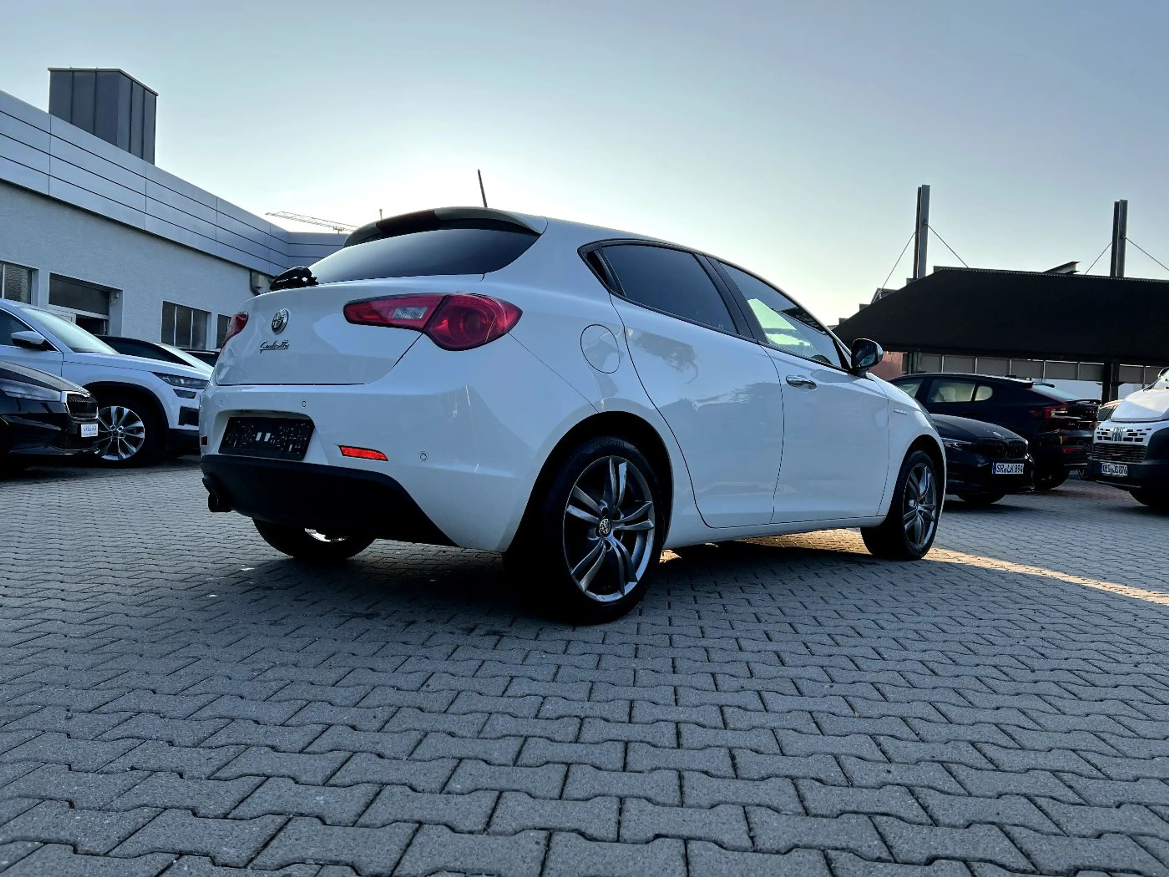 Alfa Romeo Giulietta 1.4 TB 16V *Klimaanlage Alufelgen PDC* — photo 4