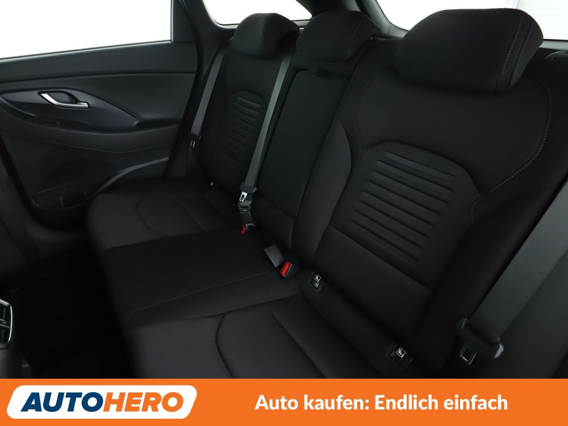 Hyundai i30 1.0 T-GDI Advantage Aut.*NAVI*LED*TEMPO*CAM* — photo 14
