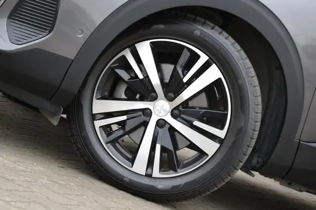 Peugeot 3008 view 6