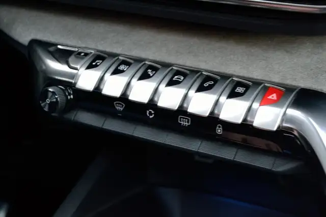 Peugeot 3008 view 14