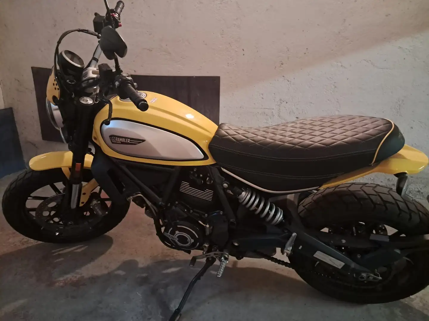 Ducati Scrambler Icon Galben - 1