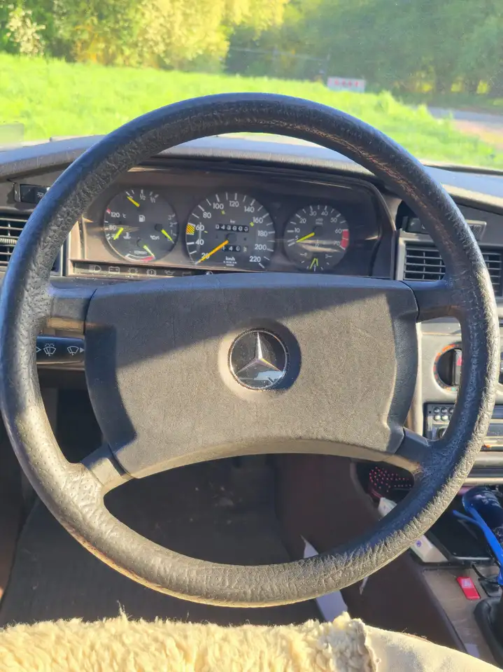 Mercedes-Benz 190 E, foto 10