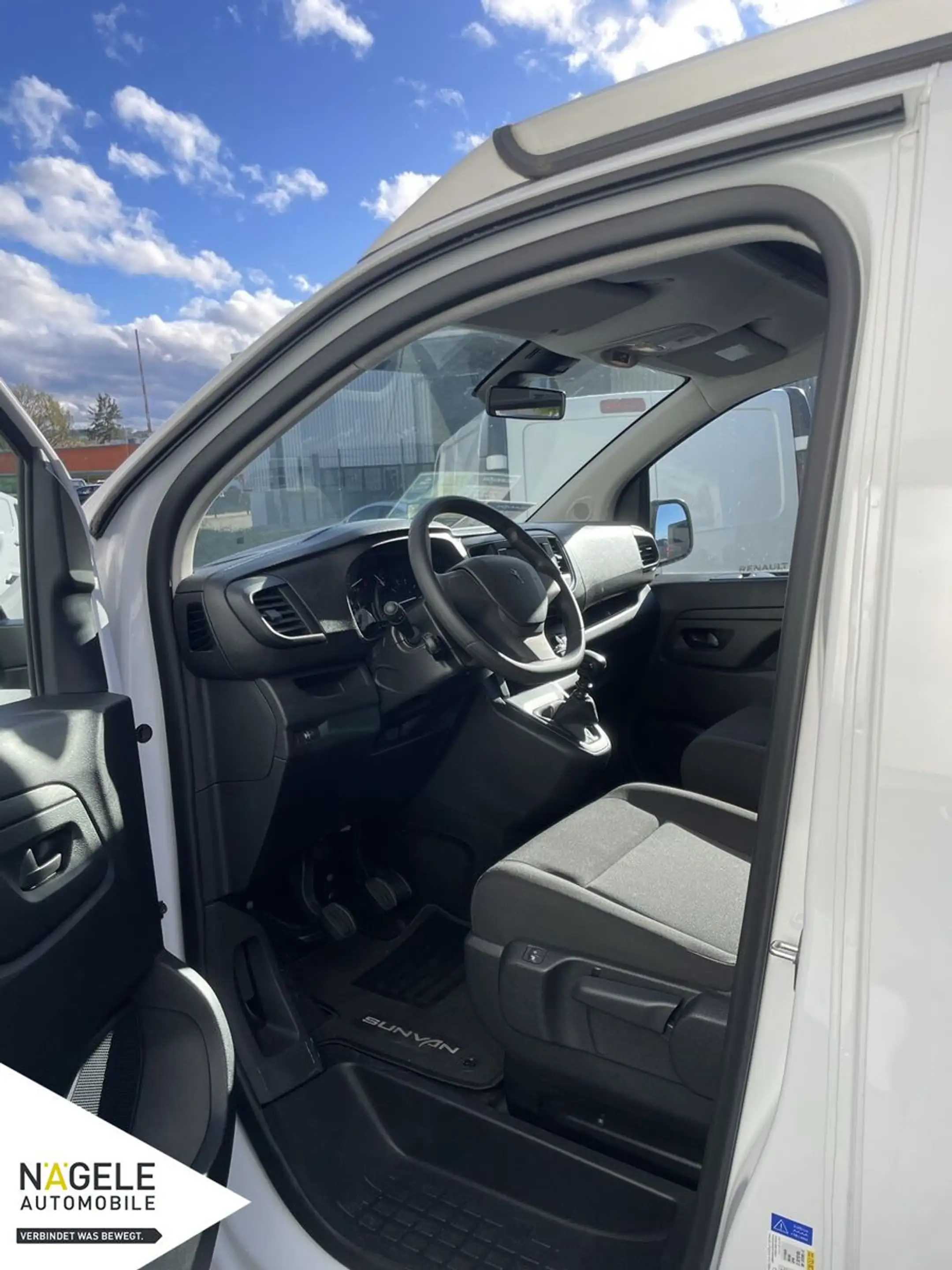 Peugeot Expert Sunvan 2.0 BlHDi 145 - 8 Sitze & Schlaf-Hubdach — photo 11