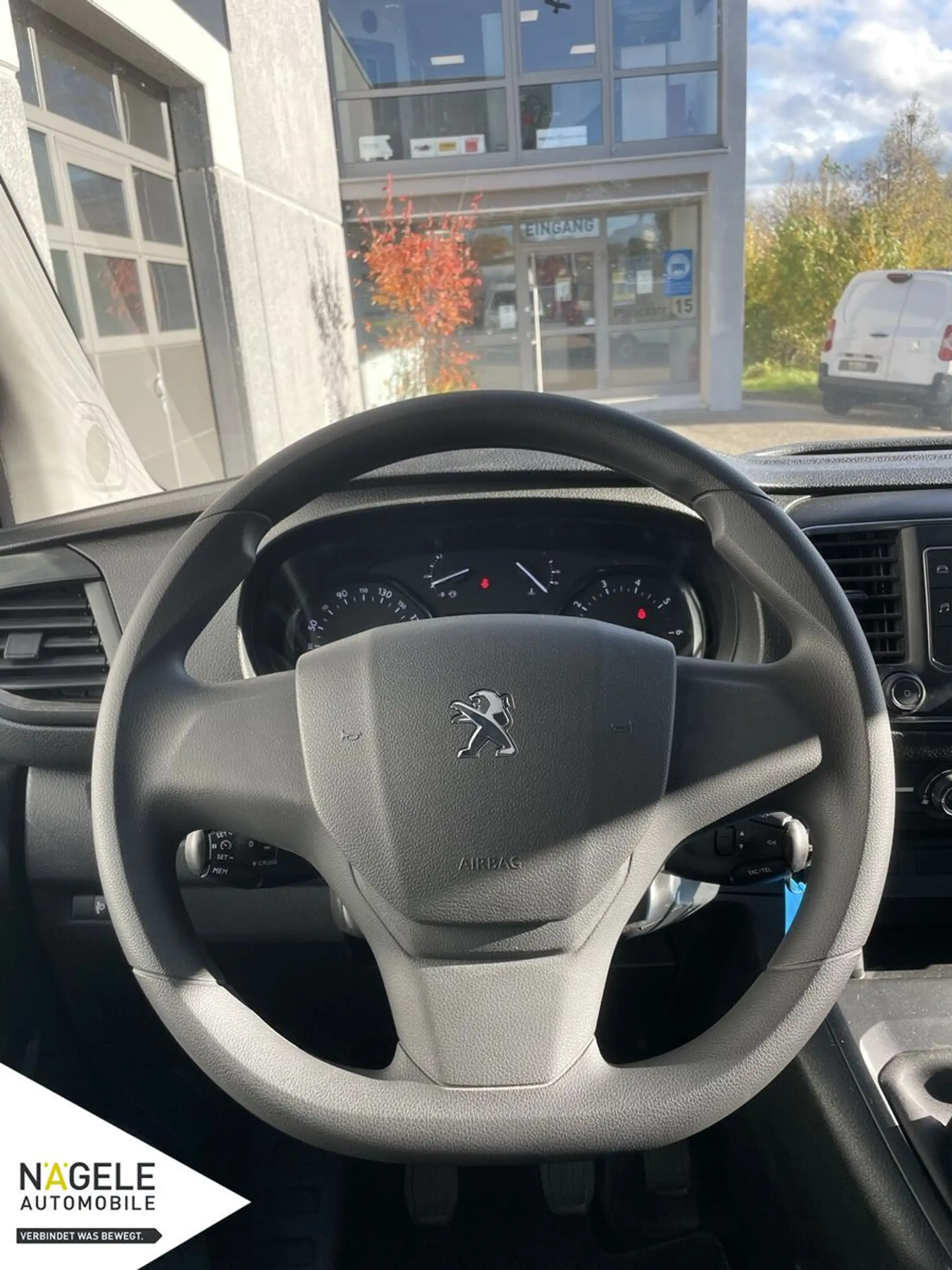 Peugeot Expert Sunvan 2.0 BlHDi 145 - 8 Sitze & Schlaf-Hubdach — photo 14