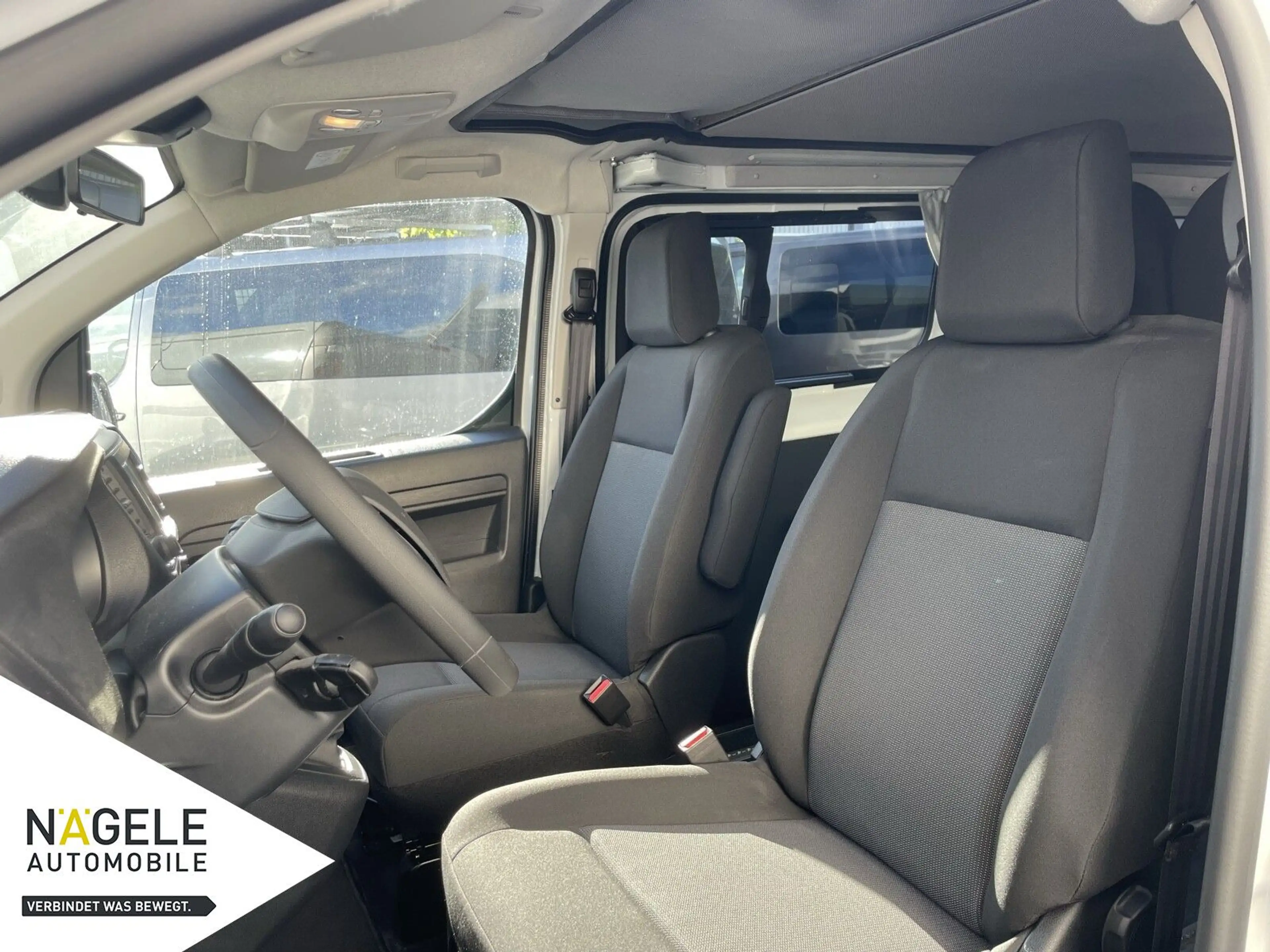Peugeot Expert Sunvan 2.0 BlHDi 145 - 8 Sitze & Schlaf-Hubdach — photo 12