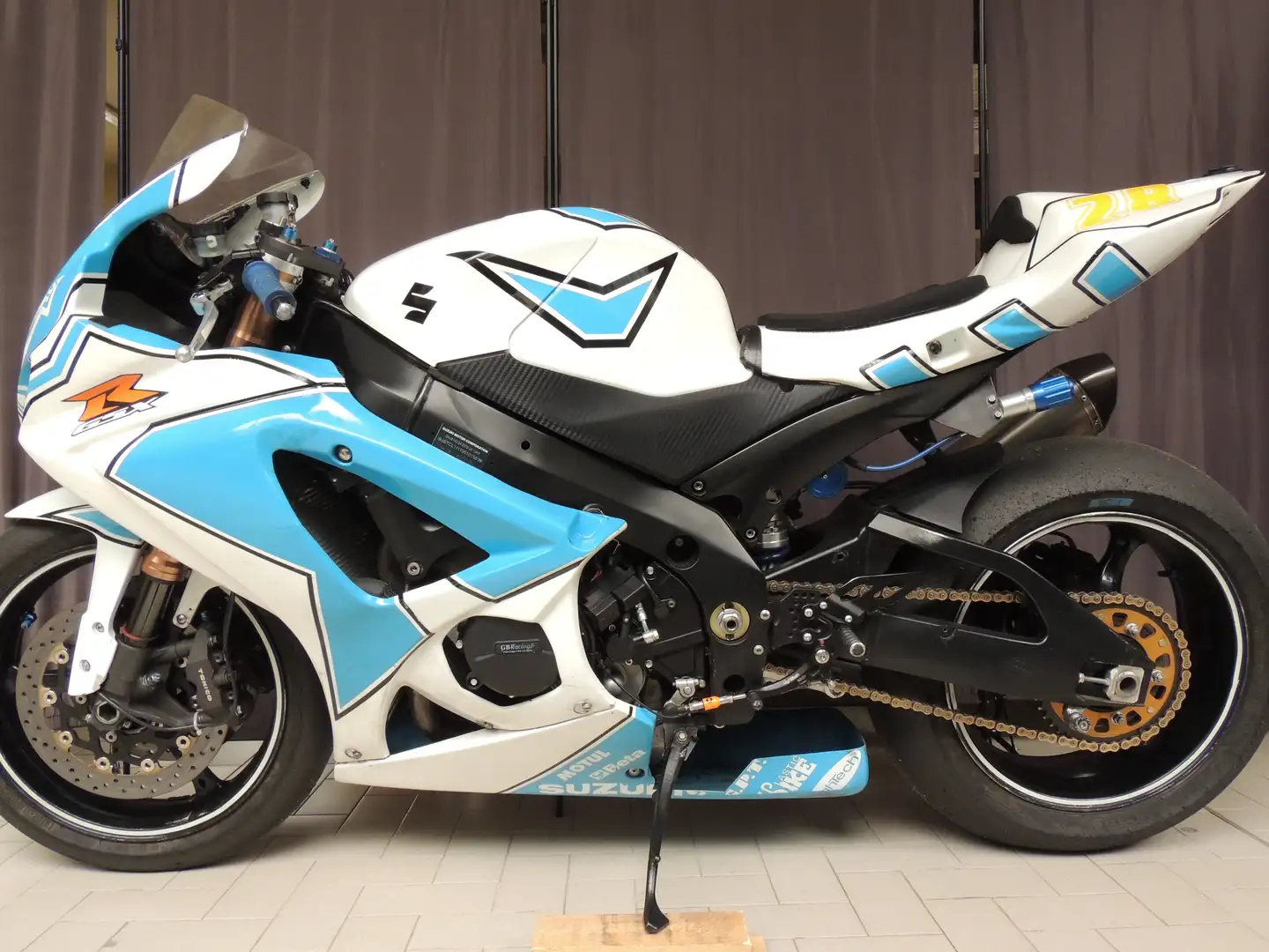 Suzuki GSX-R 1000 pista Azul - 1