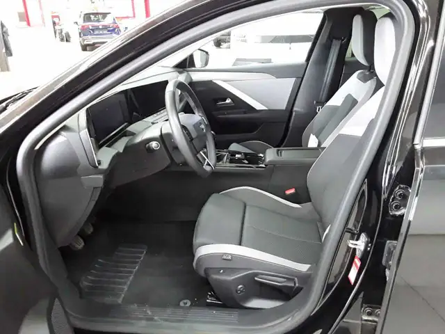 Opel Astra view 7