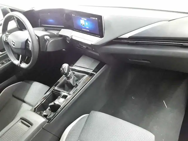 Opel Astra view 9