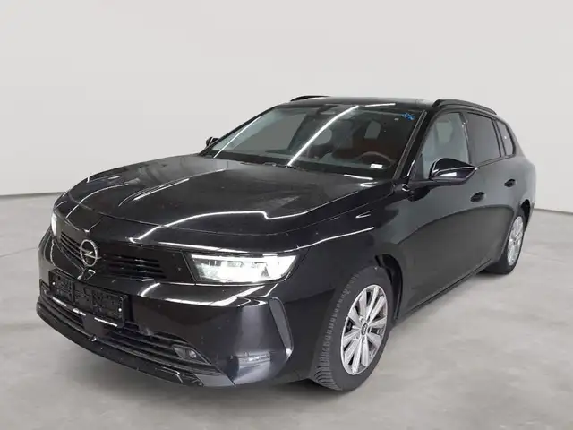 Opel Astra view 2