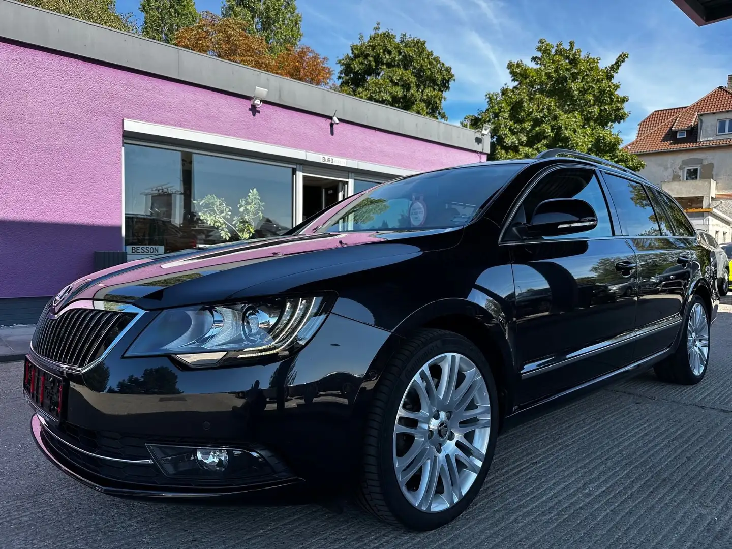 Skoda Superb Combi Elegance "AHK"Soundsystem" Noir - 1