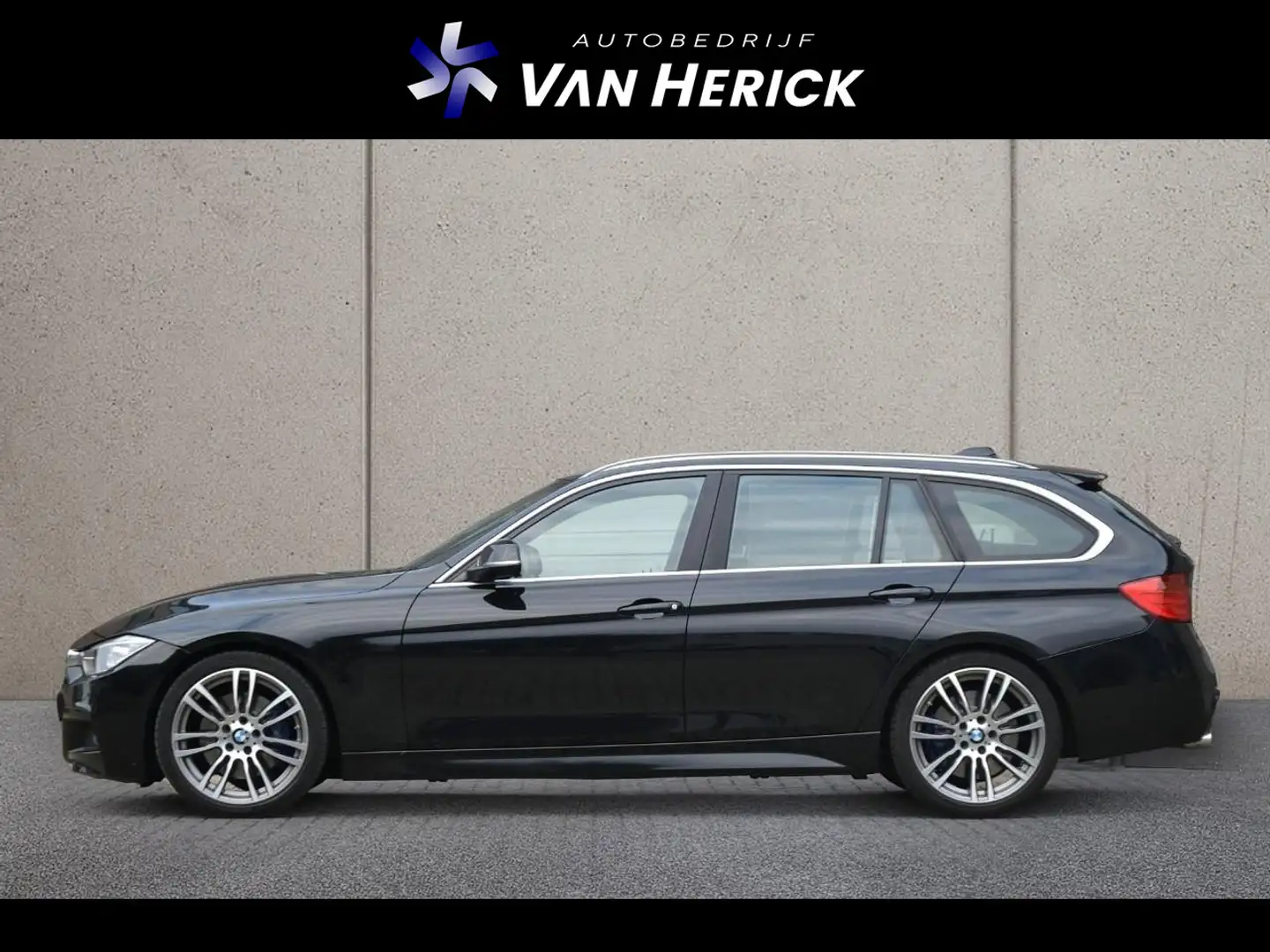 BMW 320 3-serie Touring 320i High Executive M Sport 184PK Black - 2