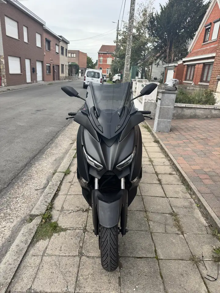 Yamaha X-Max 125
