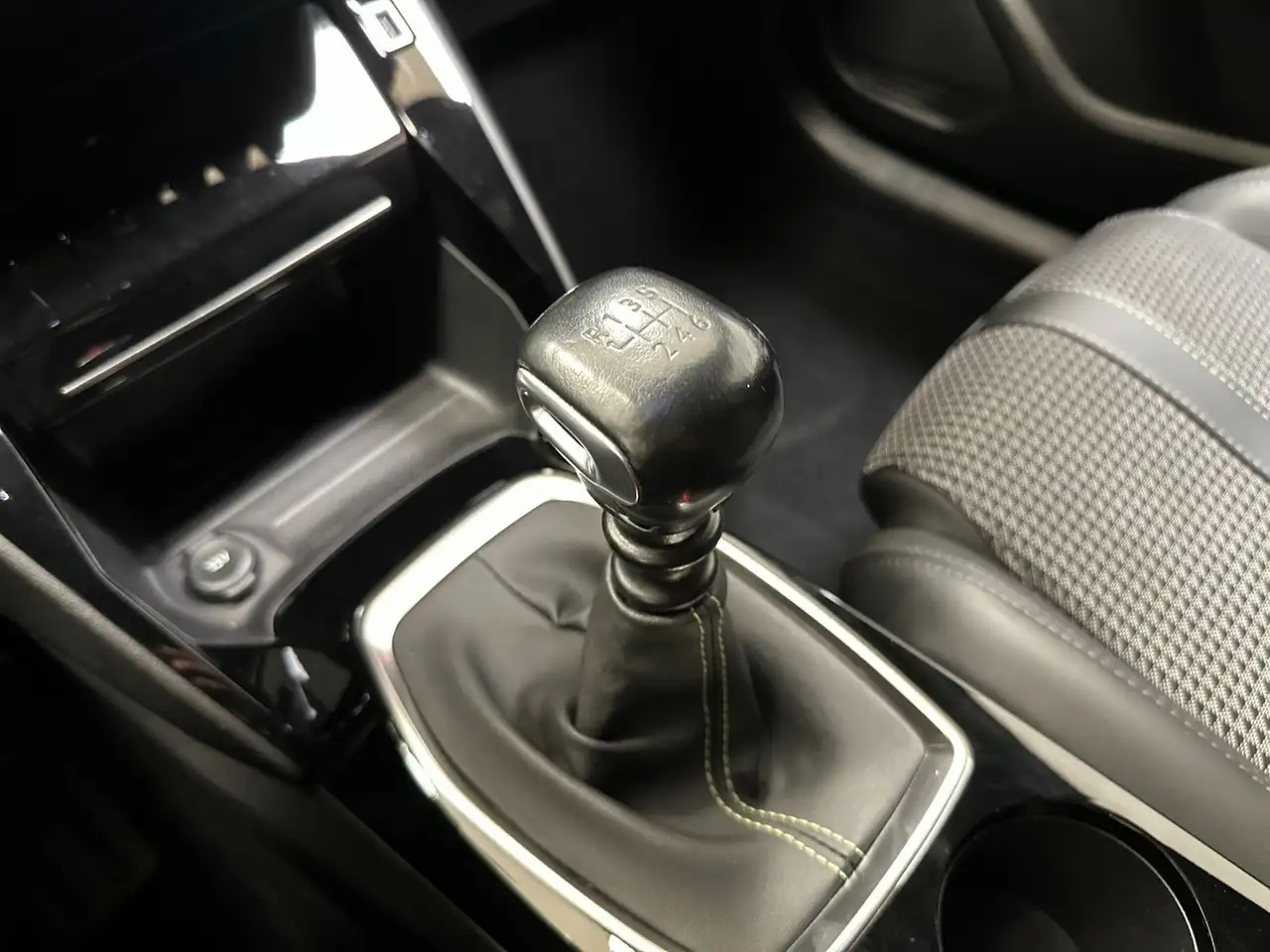 Peugeot 208 II 2019 1.2 puretech GT s&s 100cv, миниатюра 15