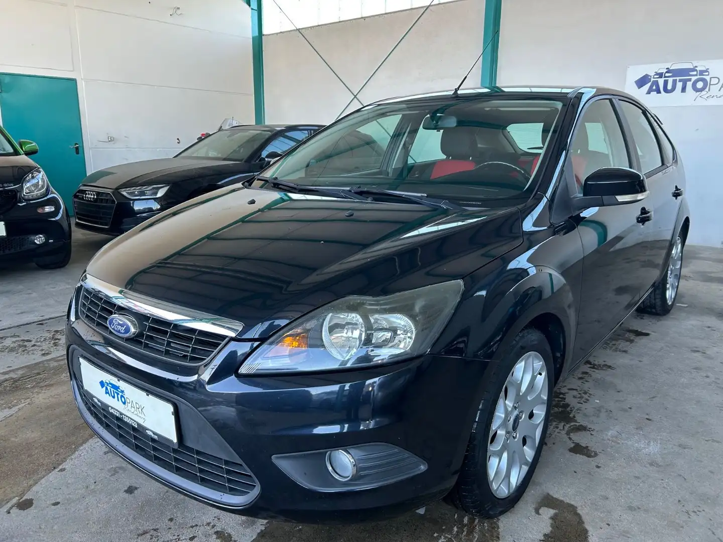 Ford Focus Lim. 1.6 Sport Černá - 1