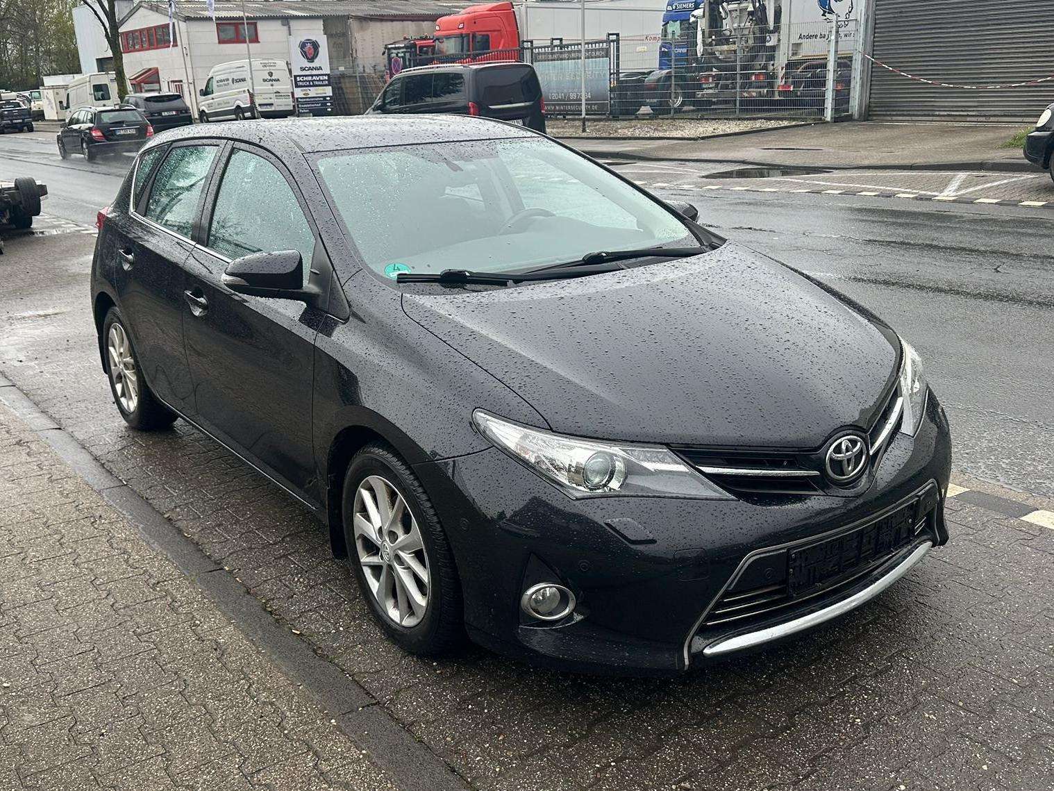 Second hand Toyota Auris 2.0 D-4D