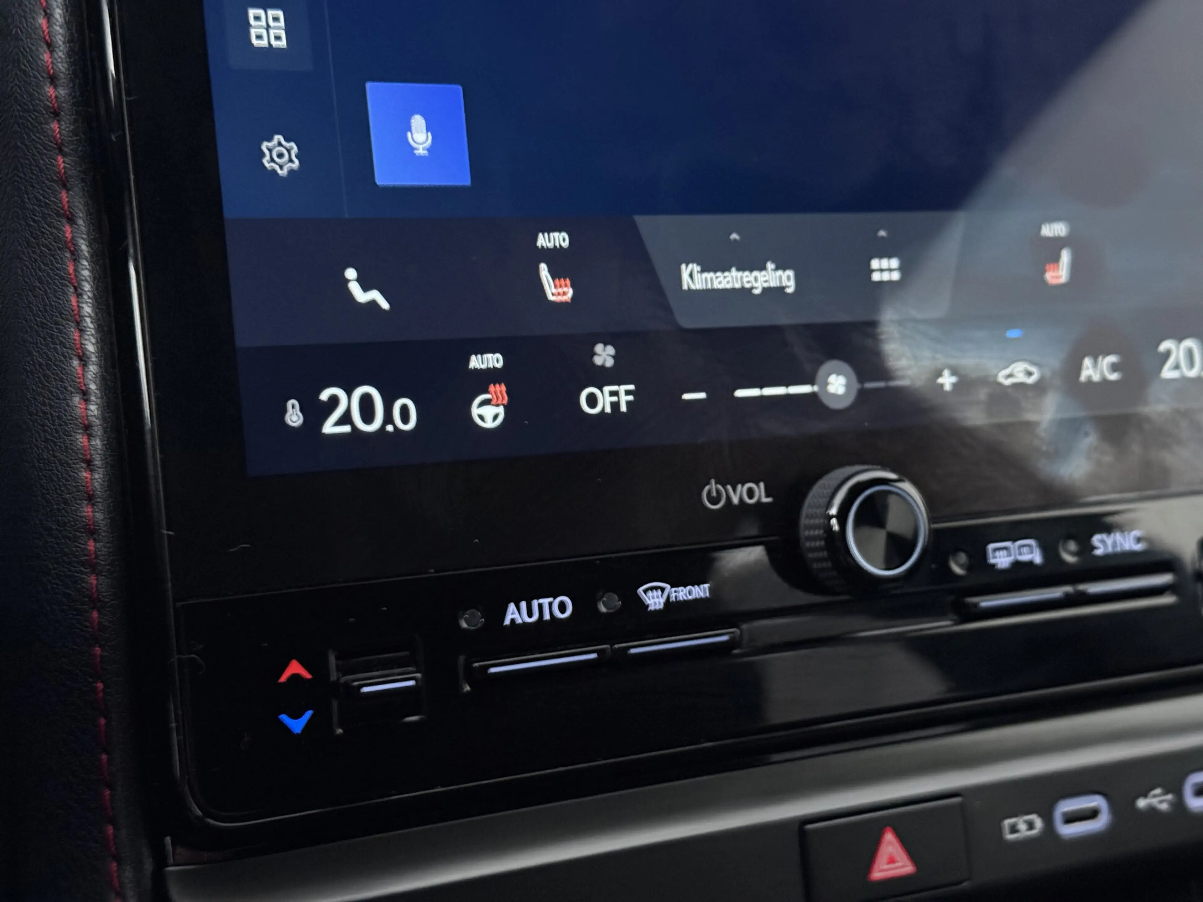 Lexus LBX Cool 2WD — photo 12