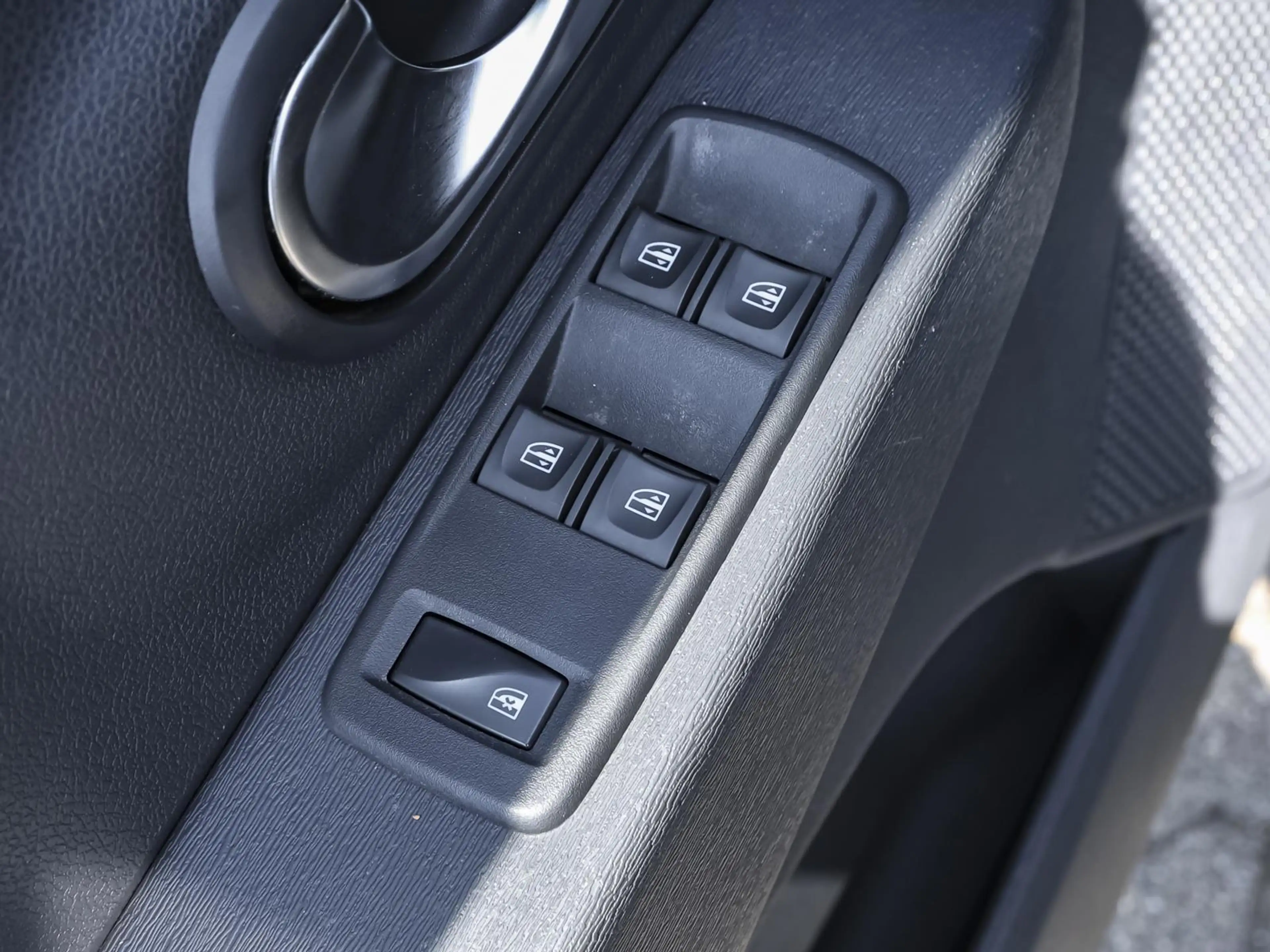 Dacia Lodgy Comfort SCe 100 5-Sitze SHZ PDC KLIMA NAVI — photo 12