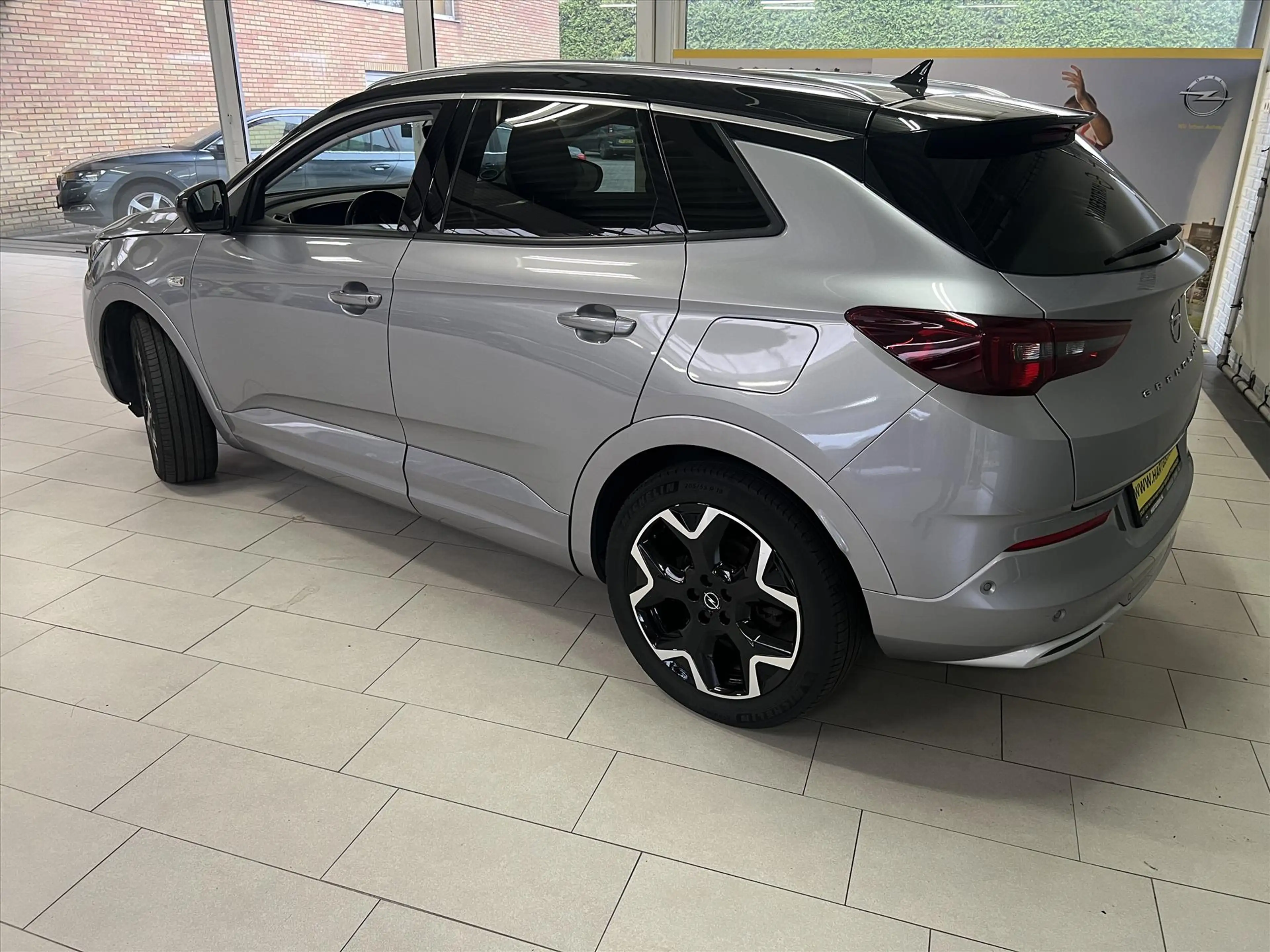 Opel Grandland 1.6 Turbo Hybrid4 300pk 4x4 Aut Ultimate — photo 3