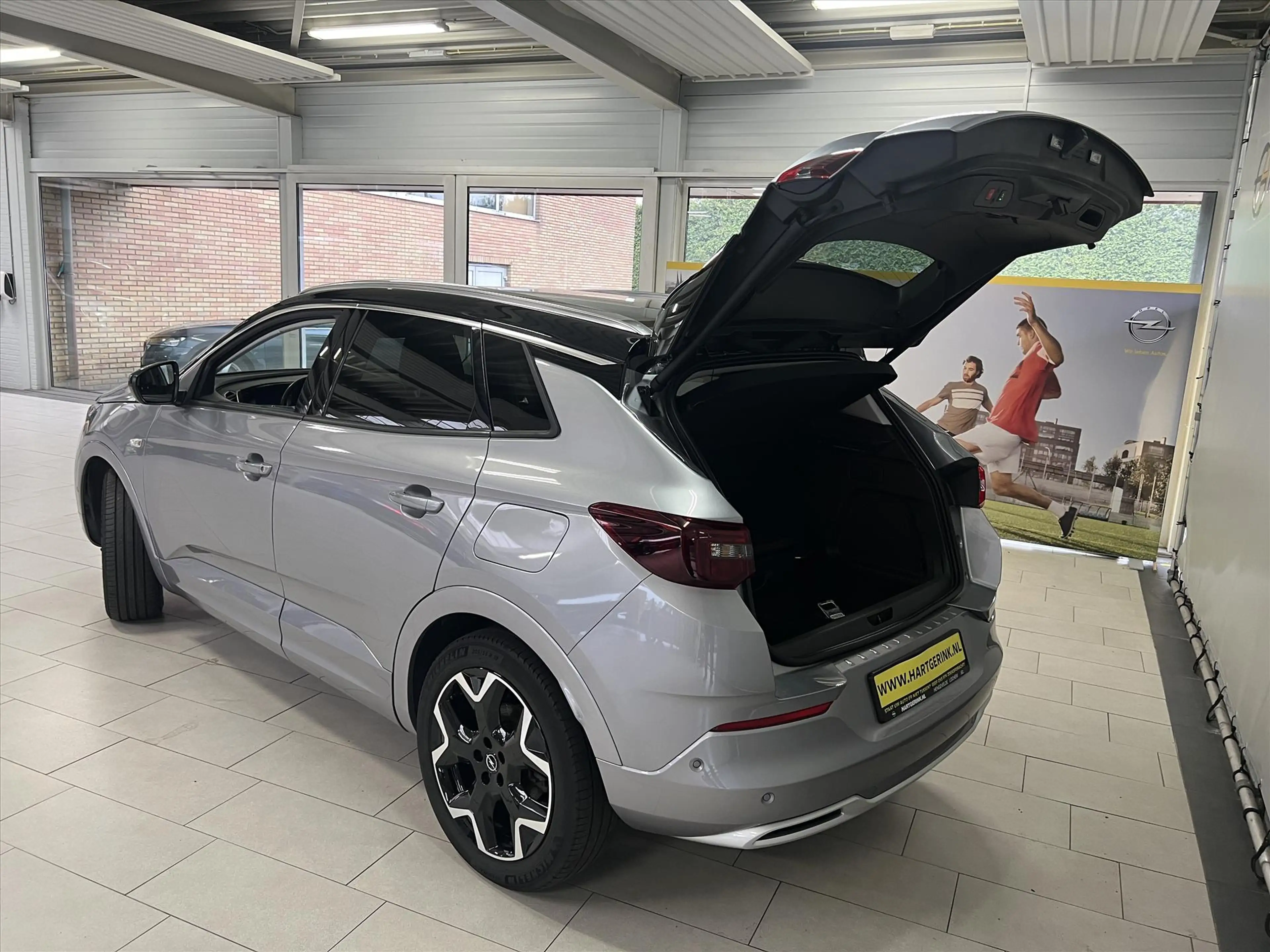 Opel Grandland 1.6 Turbo Hybrid4 300pk 4x4 Aut Ultimate — photo 4