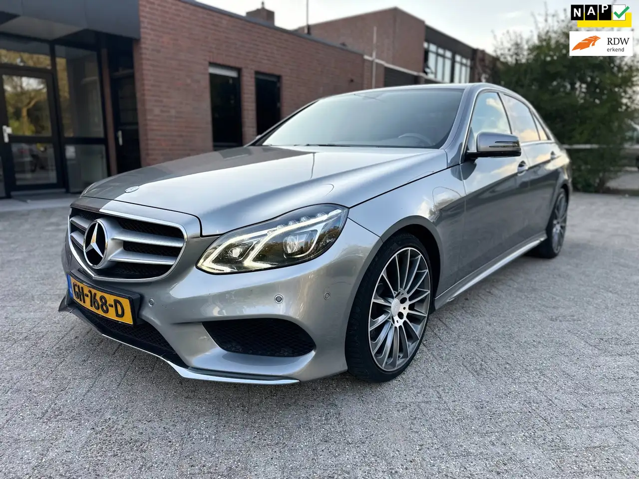 Mercedes-Benz E 300