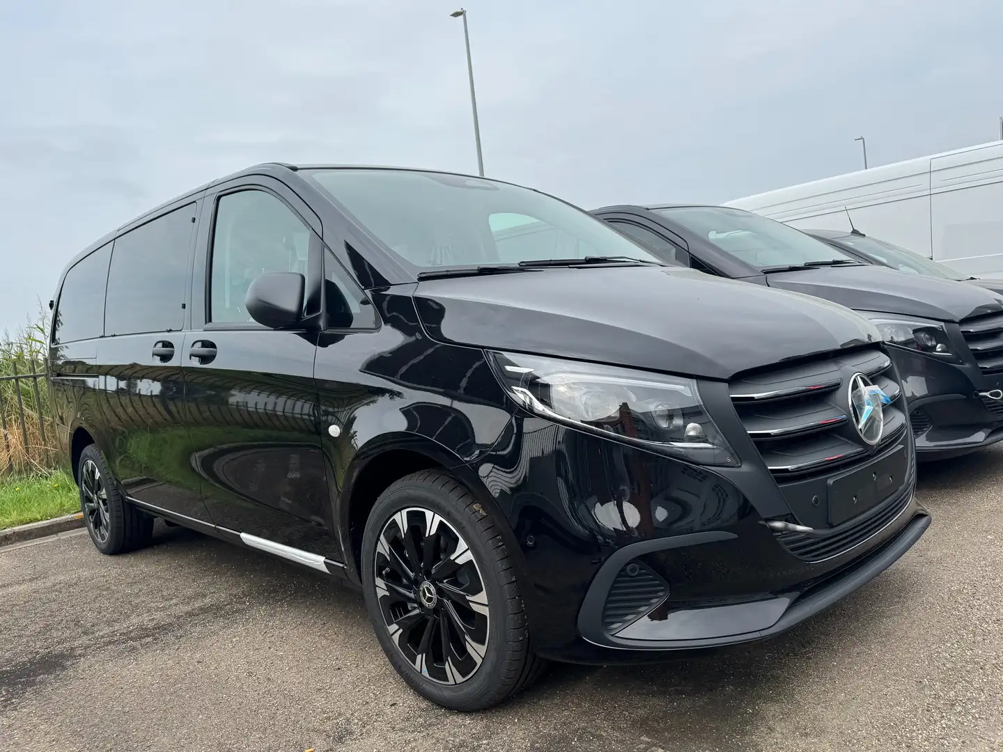 Mercedes-Benz Vito L2/ 119 /Lichte vracht/ 53.588+BTW/trekhaak 2500kg Schwarz - 1
