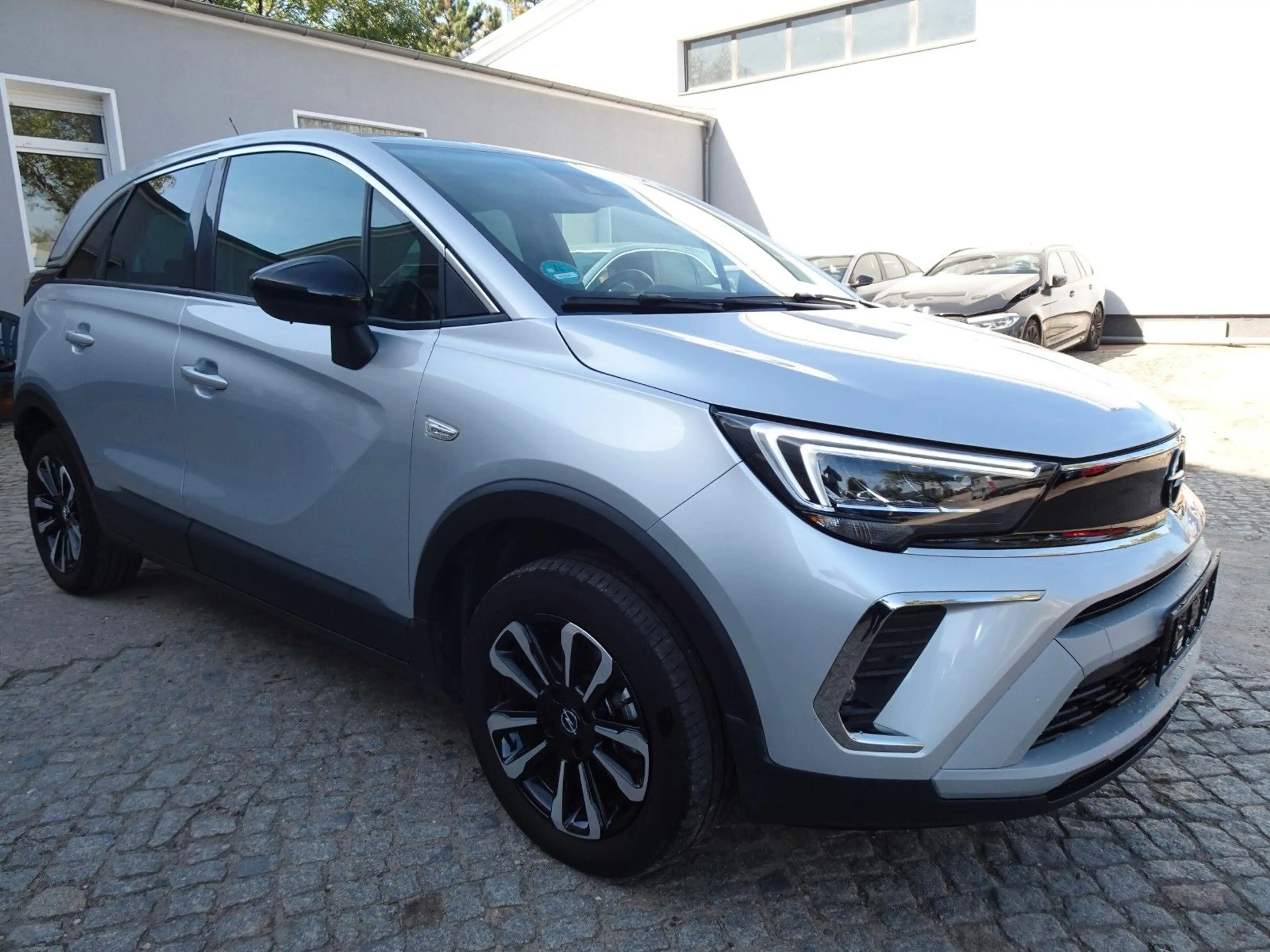 Opel Crossland X Elegance Paket 1.2 81kW, NAV-R.CAM — photo 3