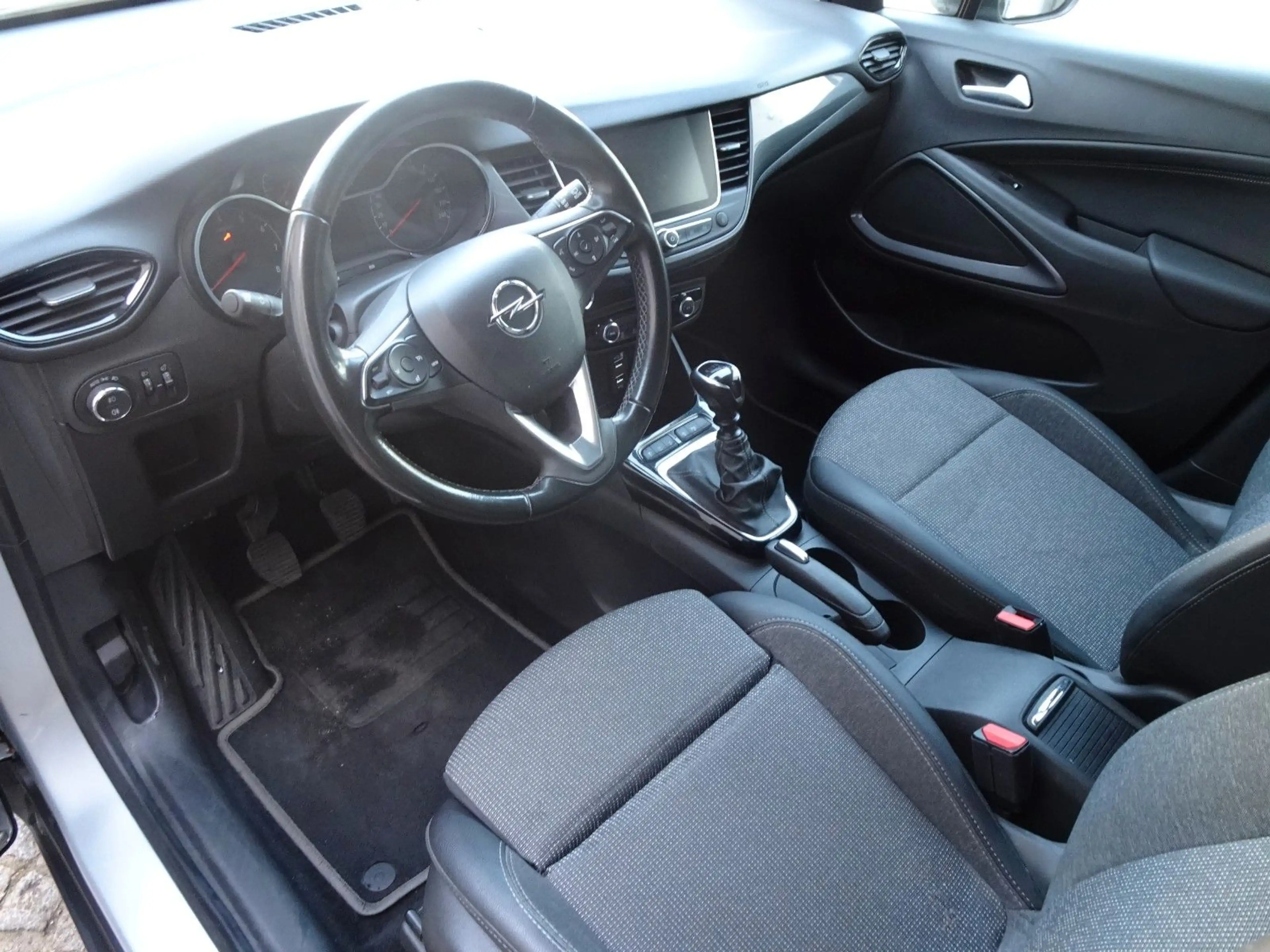 Opel Crossland X Elegance Paket 1.2 81kW, NAV-R.CAM — photo 11