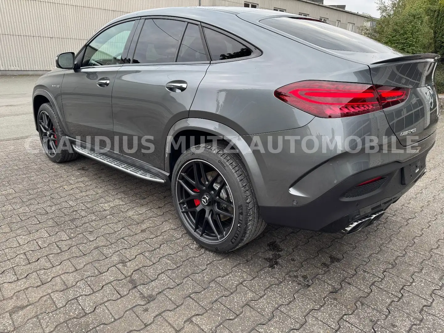 Mercedes-Benz GLE 63 AMG S Coupé ° 2025 ° NIGHT ° CARBON °VOLL Grau - 2