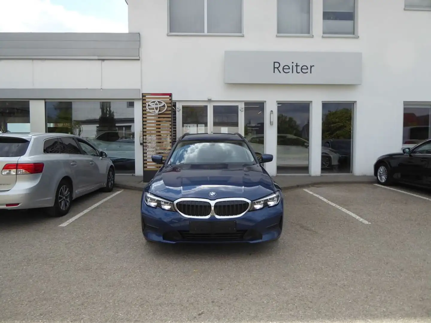 BMW 318 d Touring Aut. *LED*NAVI*SHZ* Blau - 1