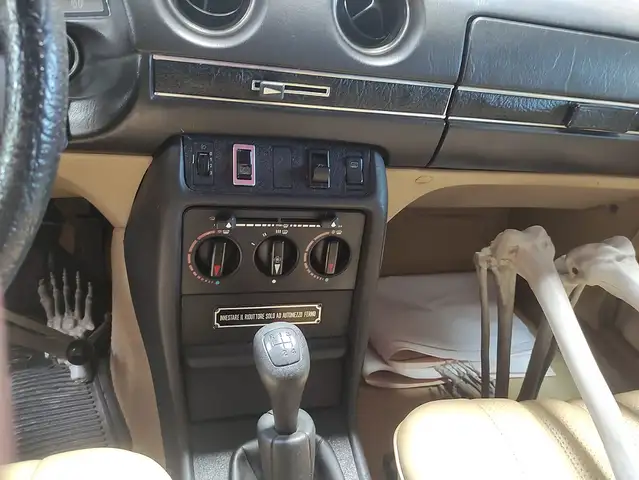 Mercedes-Benz Unknown Model view 7