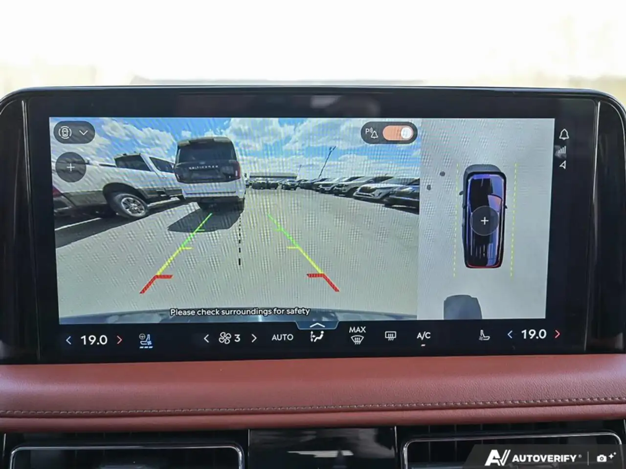 Lincoln Aviator снимка Lincoln Aviator