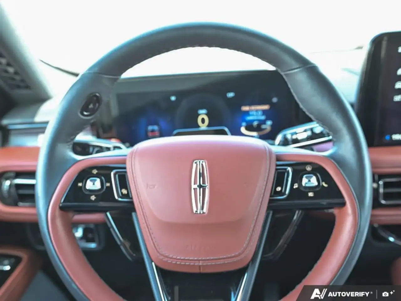 Lincoln Aviator снимка Lincoln Aviator
