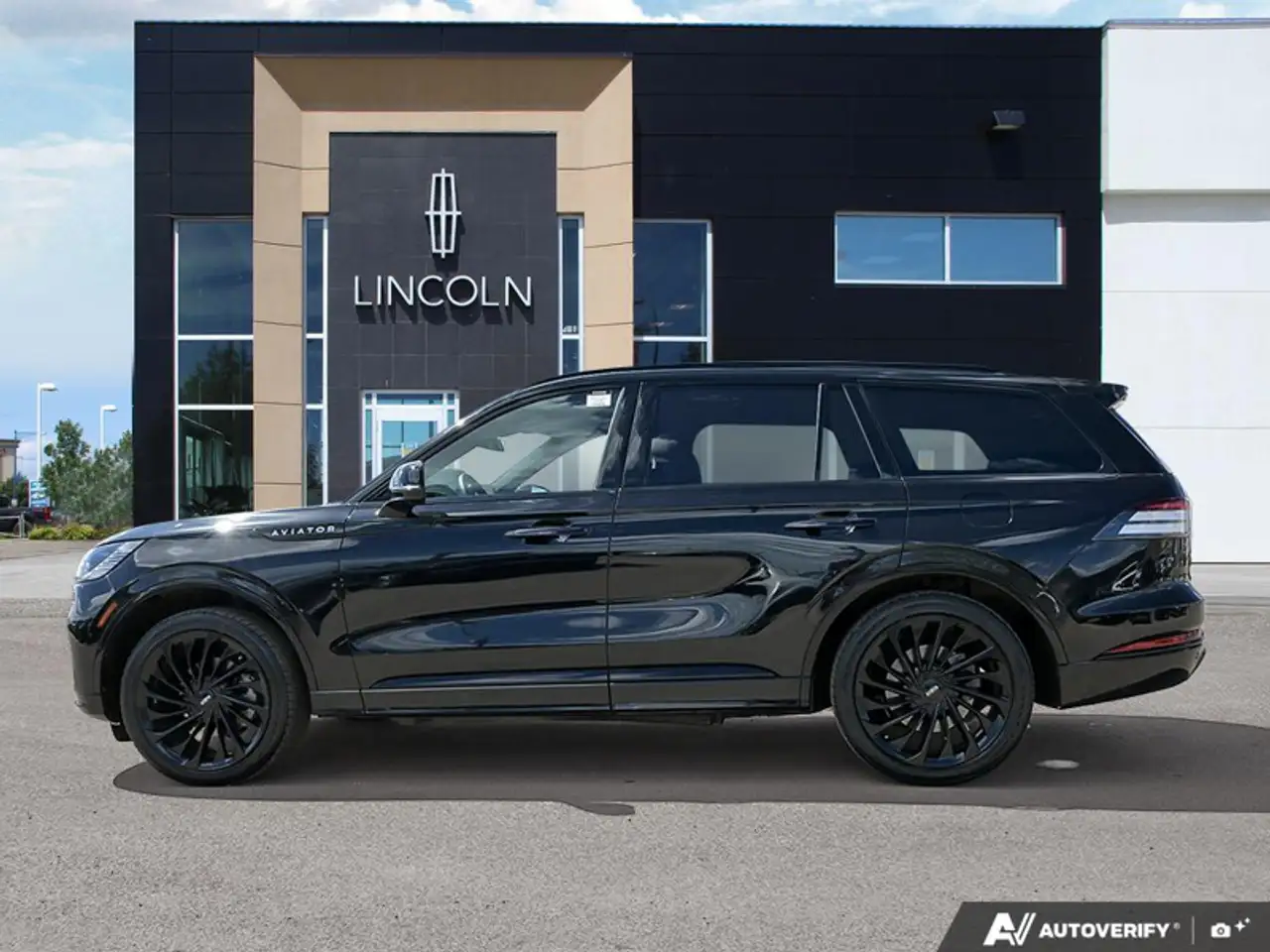 Lincoln Aviator снимка Lincoln Aviator