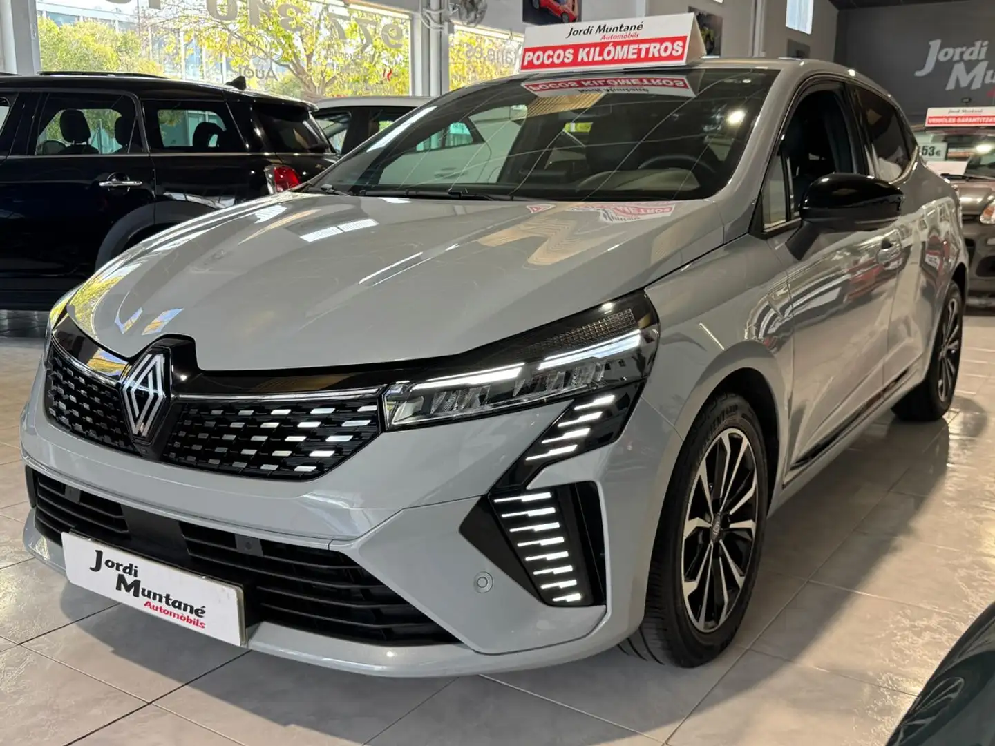 Renault Clio 1.0TCE 100CV TECHNO.- " AÑO 2024 ".- " SOLO 32.45 Gris - 1