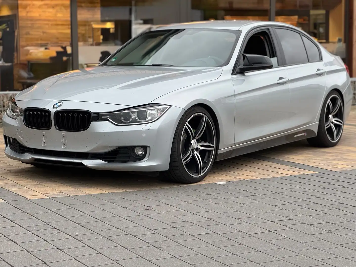 BMW 328 328 i Silber - 1